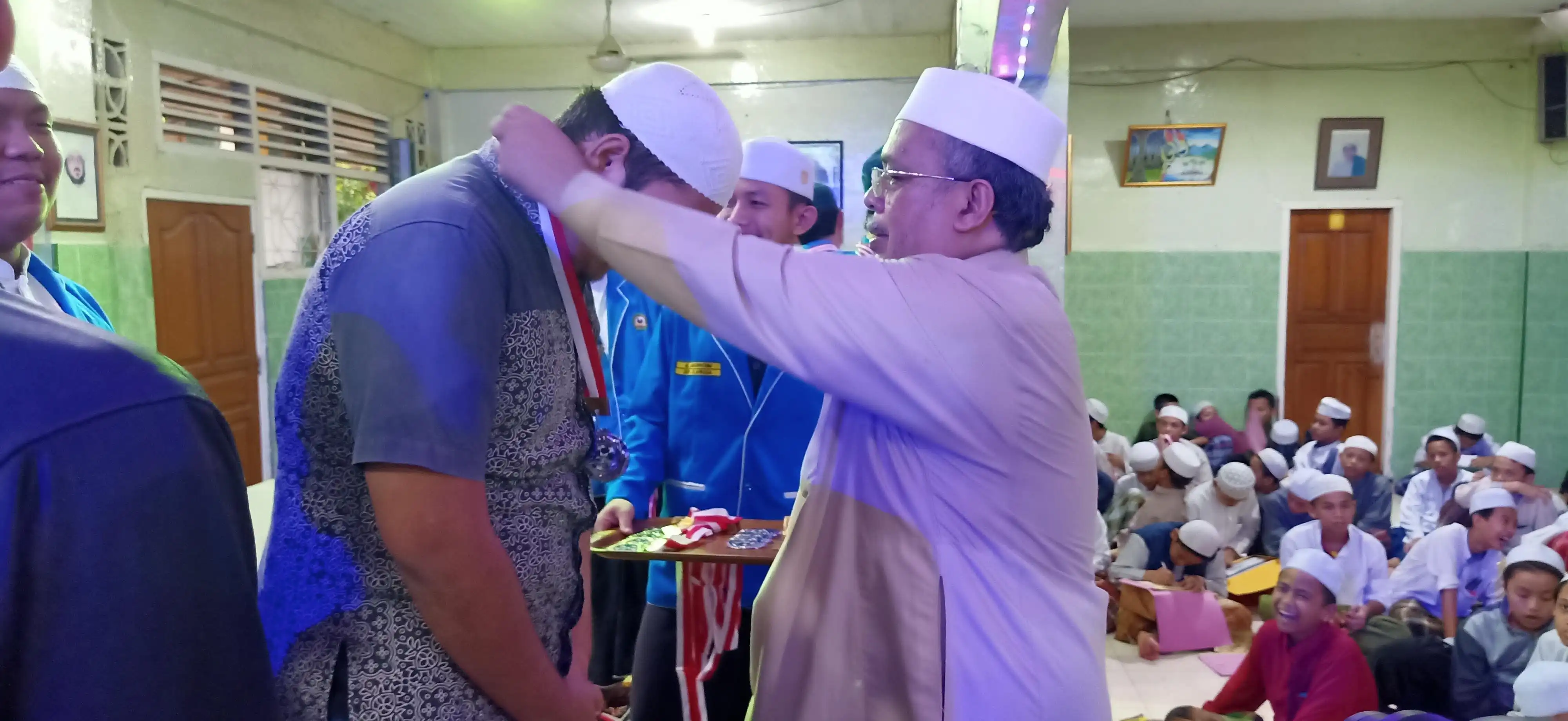 Pembagian Hadiah 165